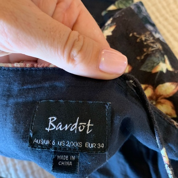 Fun linen suit - Picture 3 of 4